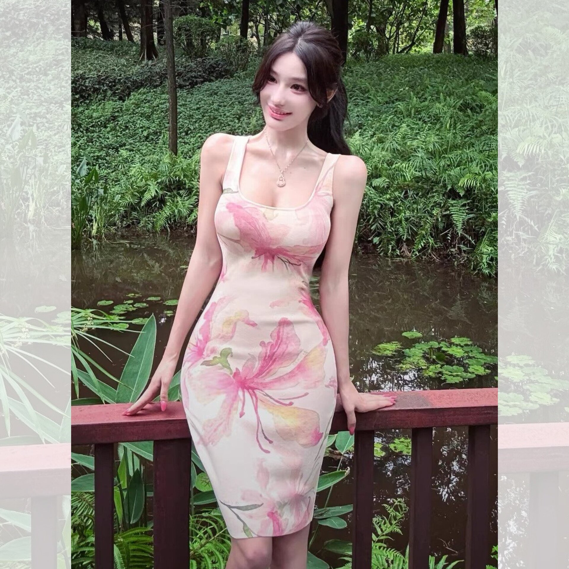 纯欲风性感印花吊带连衣裙女夏季度假气质收腰修身显瘦包臀短裙子