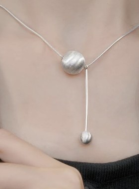 设计感镀银有球必应拉丝项链女2023新款潮气质网红百搭颈链锁骨链