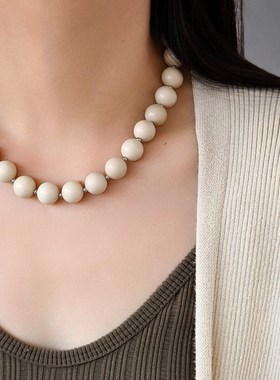 松弛感天然石串珠项链女款米色夸张秋冬毛衣链复古高级感锁骨链女