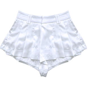 甜辣蕾丝边裙裤春夏2025减龄高腰显瘦休闲小个子缎面短款白色裤子
