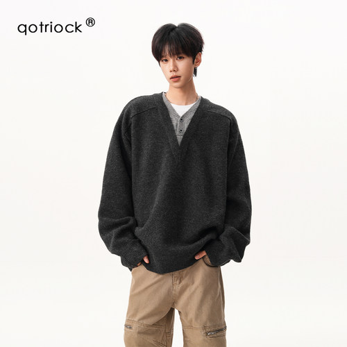 QOTRIOCK假两件V领针织衫毛衣男
