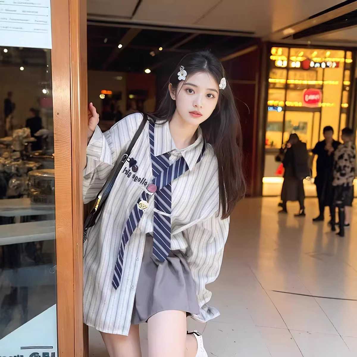 正统衬衫做法 纽扣色跟图一样 条纹衬衫新款学院风宽松领带上衣女