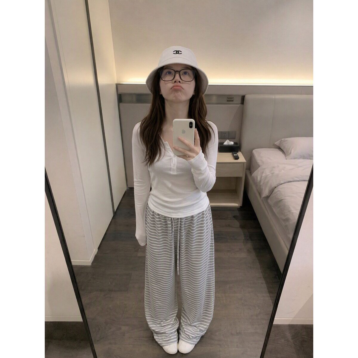 条纹糯米裤女春秋2026新款垂坠感软糯拖地裤休闲慵懒松弛感阔腿裤