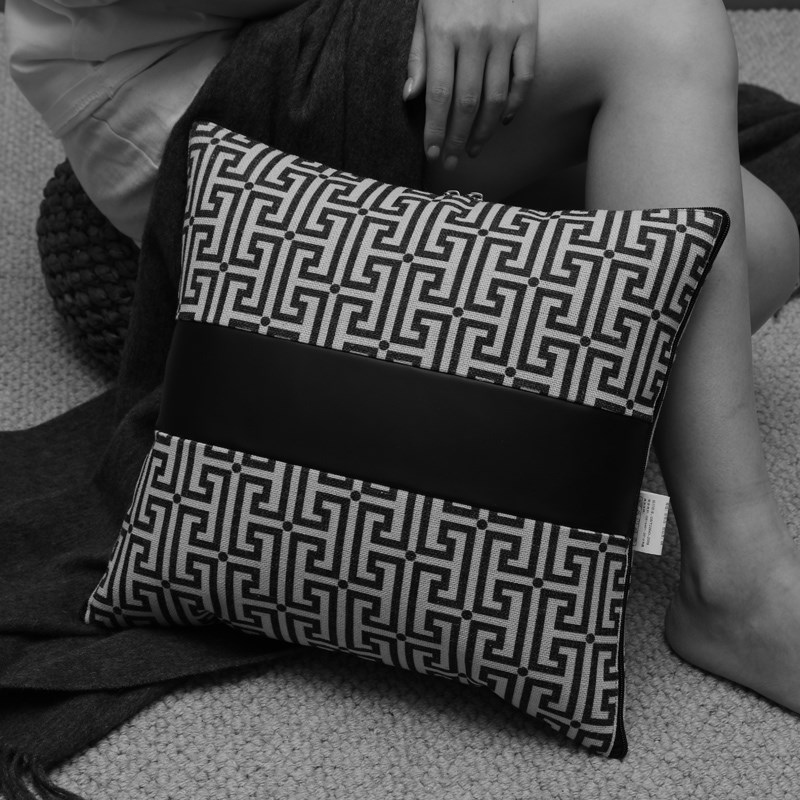 四季通用抱枕被子二合一办公室折叠俩用午睡车载毯子轻奢沙发靠垫