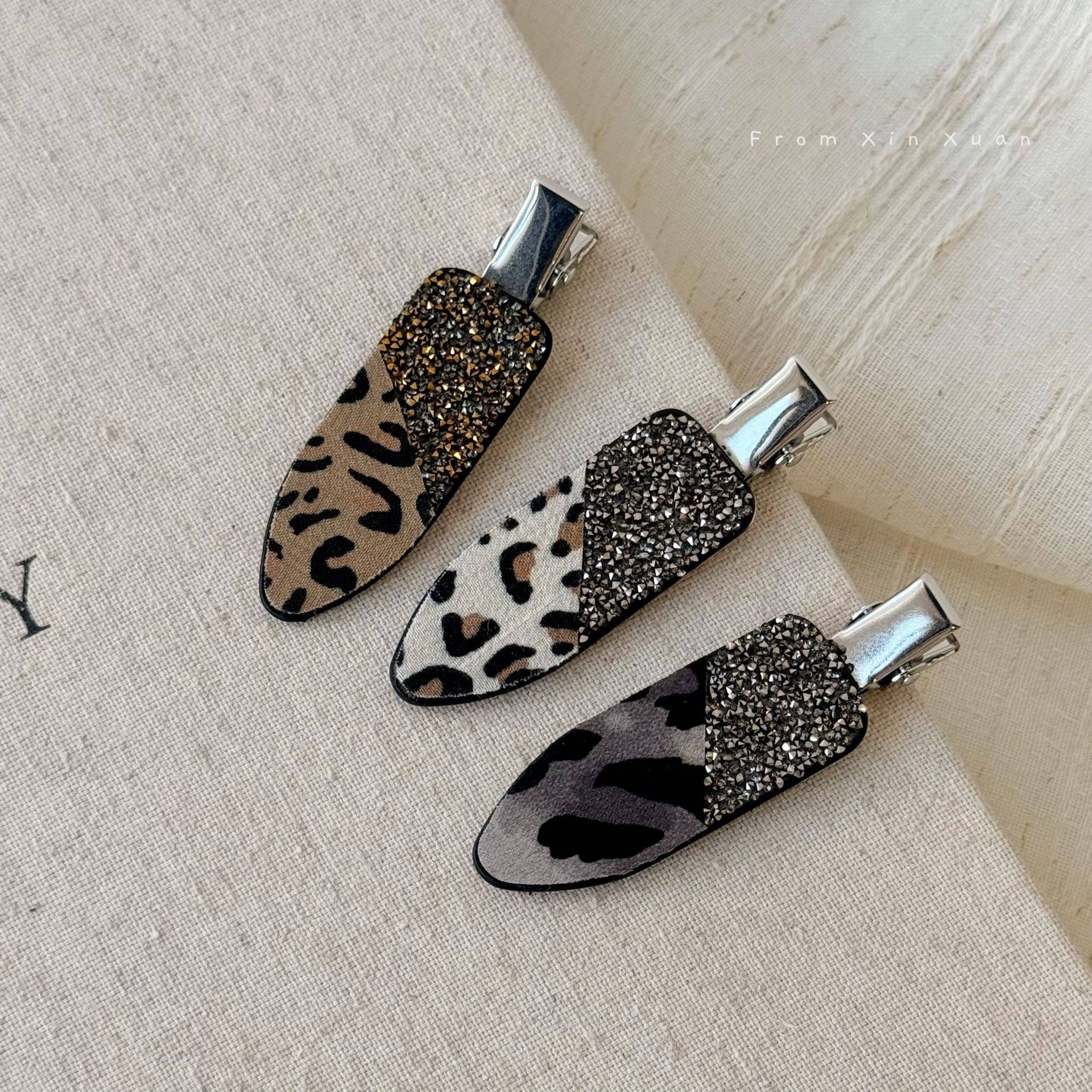 早秋布艺豹纹细闪水钻无痕发夹女2025新款高级感碎发刘海侧边夹子