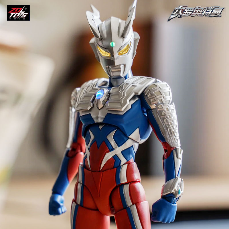 中动正版赛罗奥特曼手办