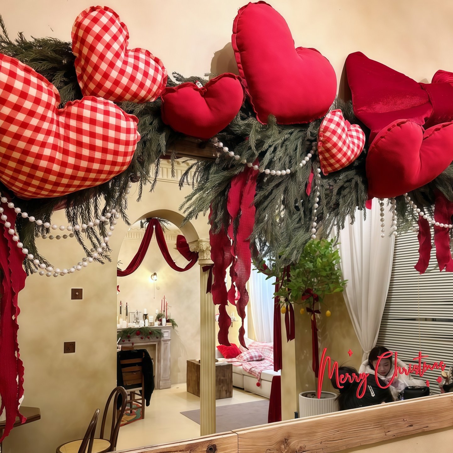 爱心桃格子抱枕圣诞节镜子边框窗口创意装饰元旦橱窗门头红色吊饰