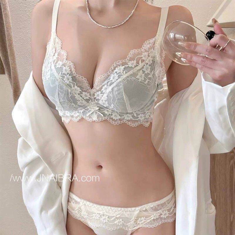 法式纯欲蕾丝小胸聚拢显大aa杯内衣女无钢圈调整型收副乳文胸罩