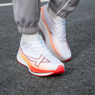 训练鞋 防水防油防污ACE减震运动鞋 男 跑步鞋 特步两千公里3男秋冬版