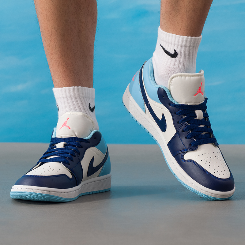 Nike耐克篮球鞋男鞋2025冬季新款AIR JORDAN 1轻便减震板鞋运动鞋