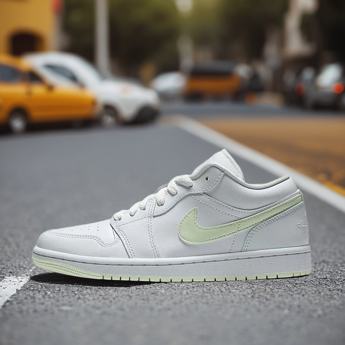 Nike耐克女鞋子2026秋季新款AJ JORDAN 1低帮休闲板鞋DC0774-115