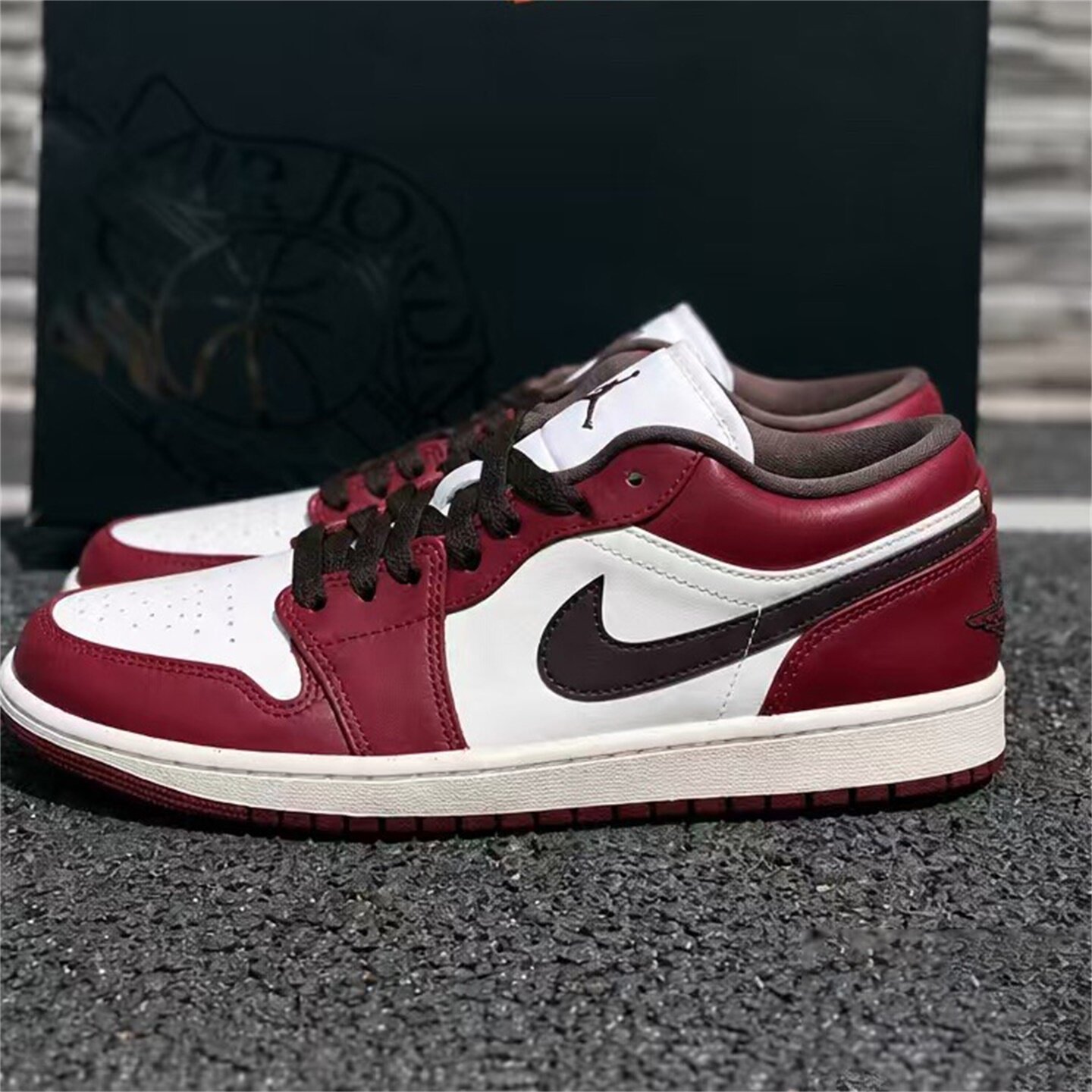 NiKe耐克男鞋子2026秋季新款JORDAN 1低帮休闲潮流板鞋IX5004-121