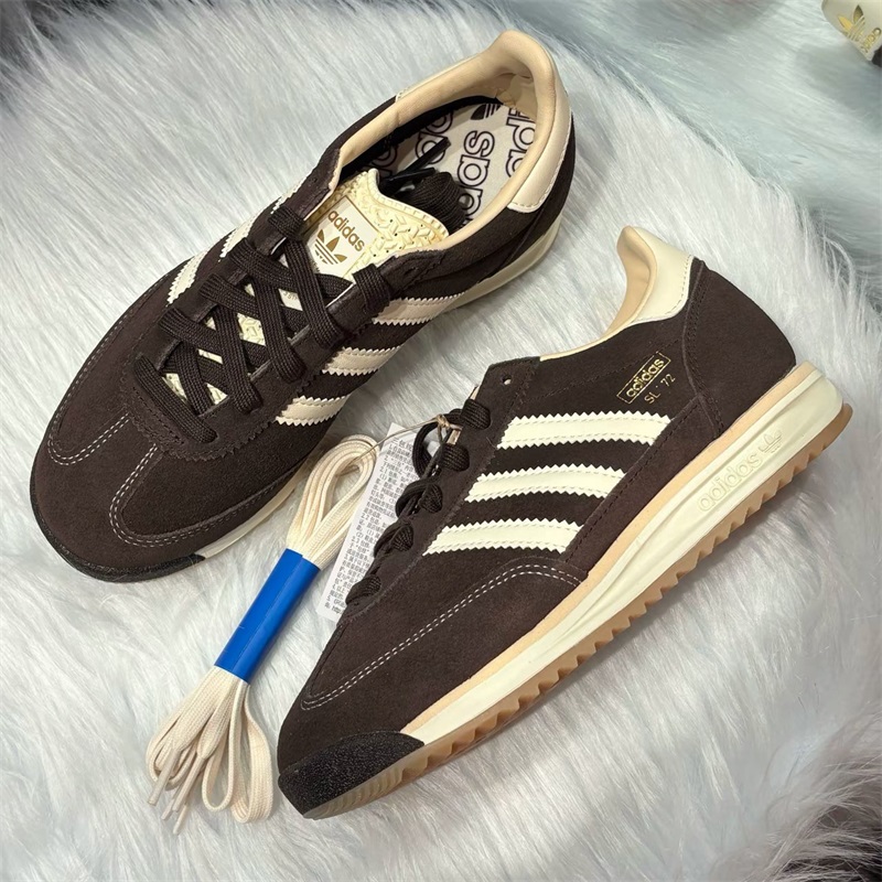 阿迪达斯三叶草男女鞋子2025冬季新款舒适百搭低帮耐磨跑鞋KK3642