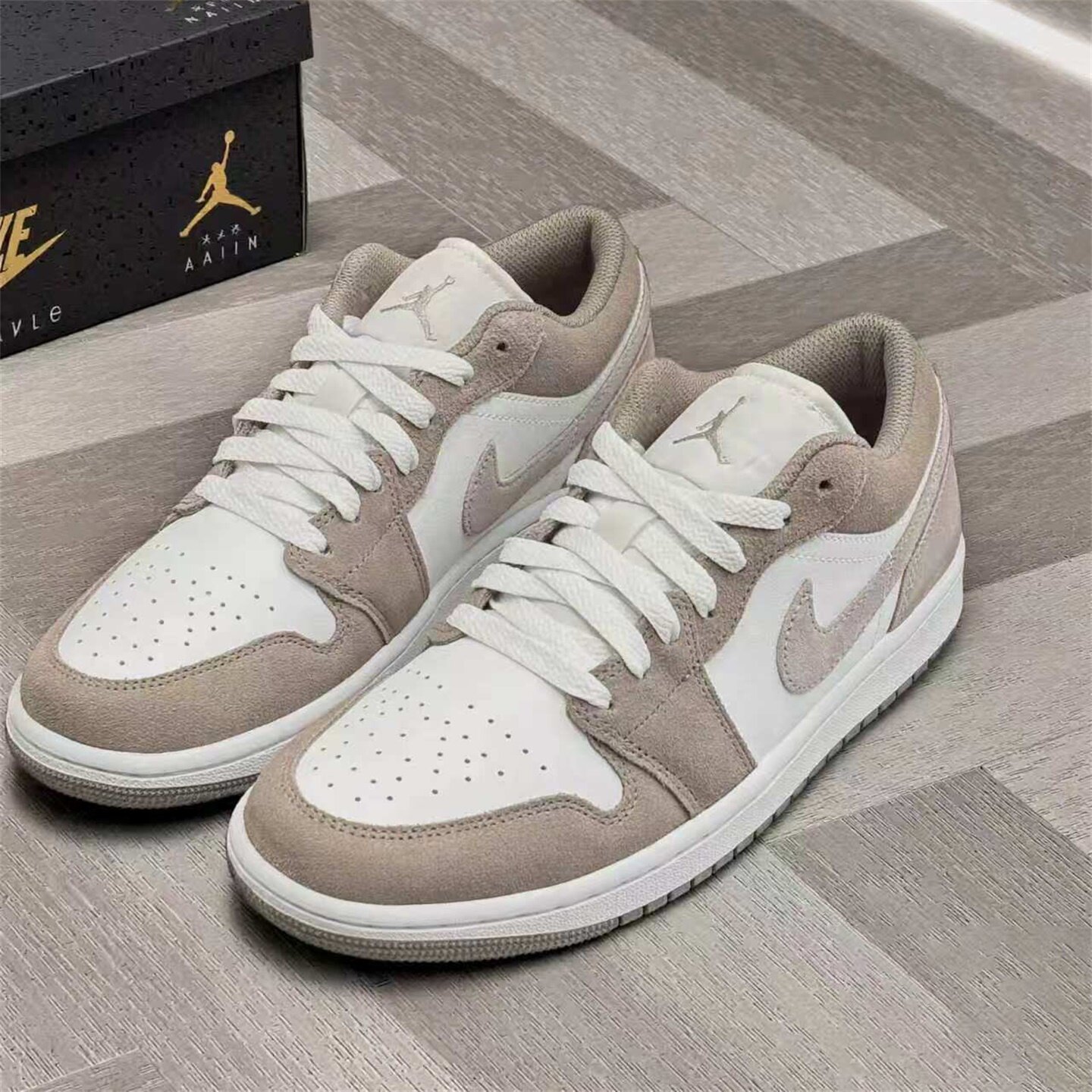 NiKe耐克男鞋子2026夏季新款JORDAN 1低帮休闲潮流板鞋553558-046