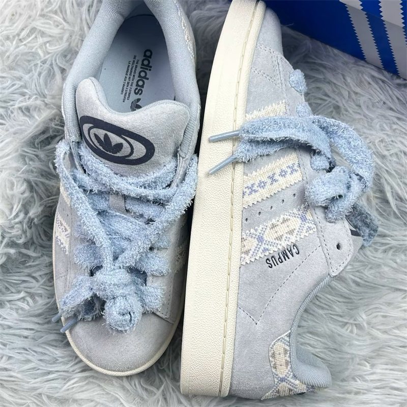 阿迪达斯三叶草男女款鞋子2026春季新款低帮百搭面包鞋板鞋KJ4301