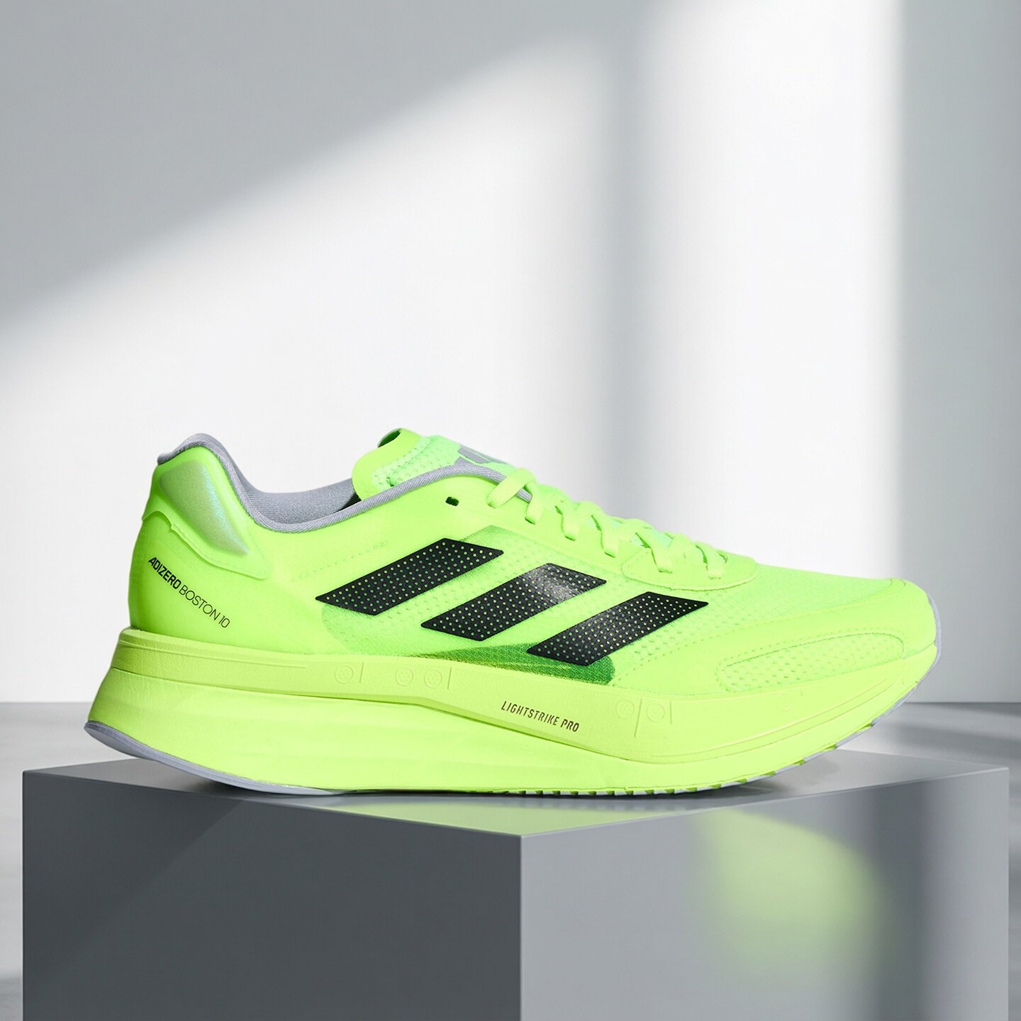 Adidas阿迪达斯男女款鞋子2026夏季新款运动休闲透气跑步鞋KH7257