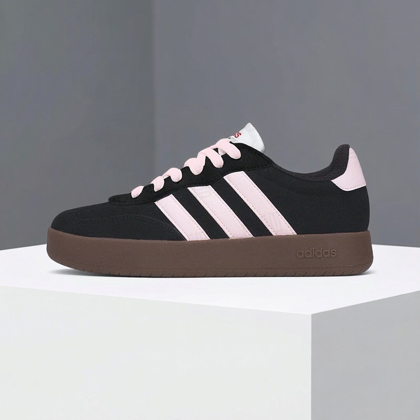 【球鞋定制】Adidas阿迪达斯男女鞋子 BARREDA 桃气黑巧 潮流板鞋