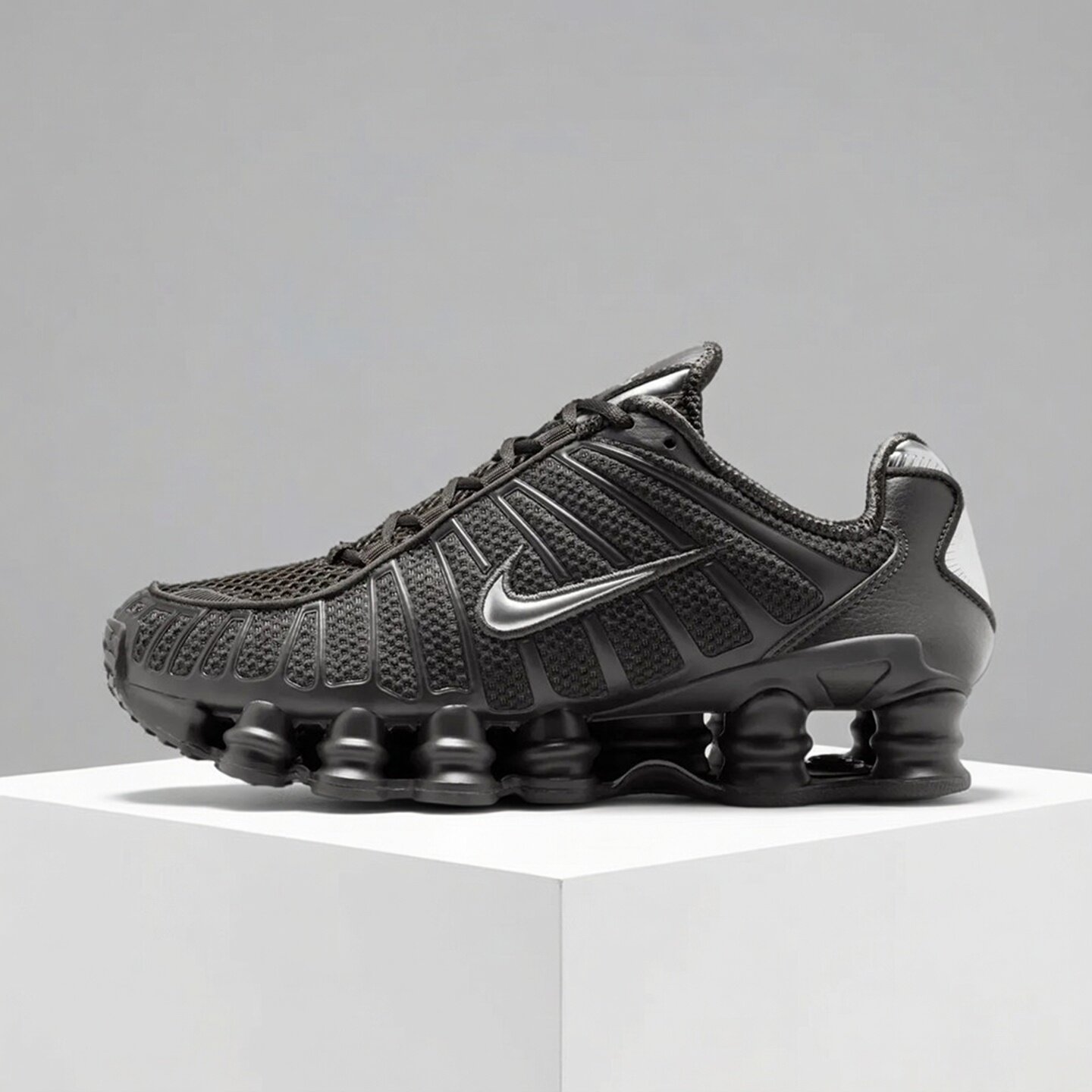 Nike耐克女鞋子2026秋季新款舒适百搭气垫运动休闲跑鞋IH2559-201