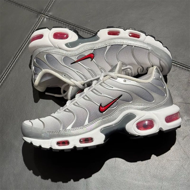 Nike耐克女鞋子2024冬季新款舒适百搭气垫运动休闲跑鞋HM9654-001