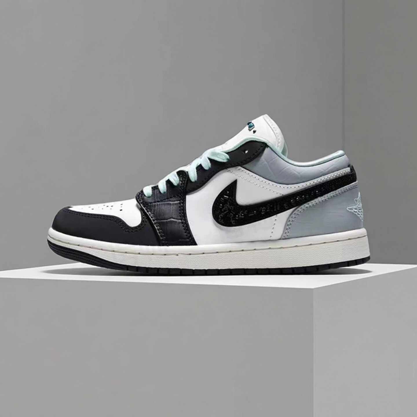 Nike耐克女款鞋子2026秋季新款AIR JORDAN低帮休闲板鞋IX5001-101