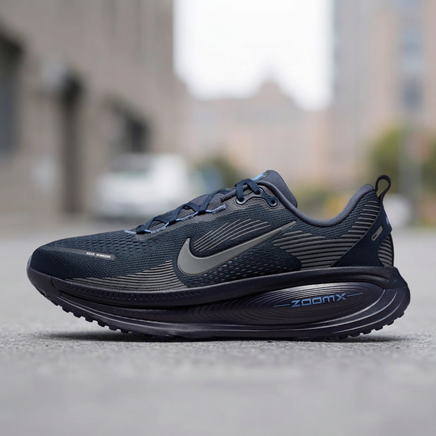 Nike耐克男鞋子2026夏季新款VOMERO 18 软弹运动跑步鞋HM6803-405