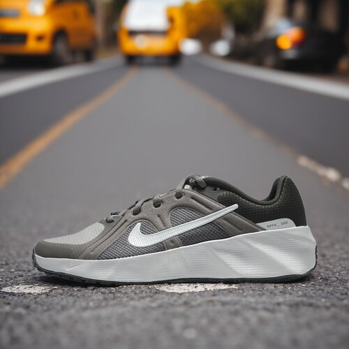 Nike耐克男鞋子2026冬季新款舒适轻便透气运动跑步鞋HM9493-014