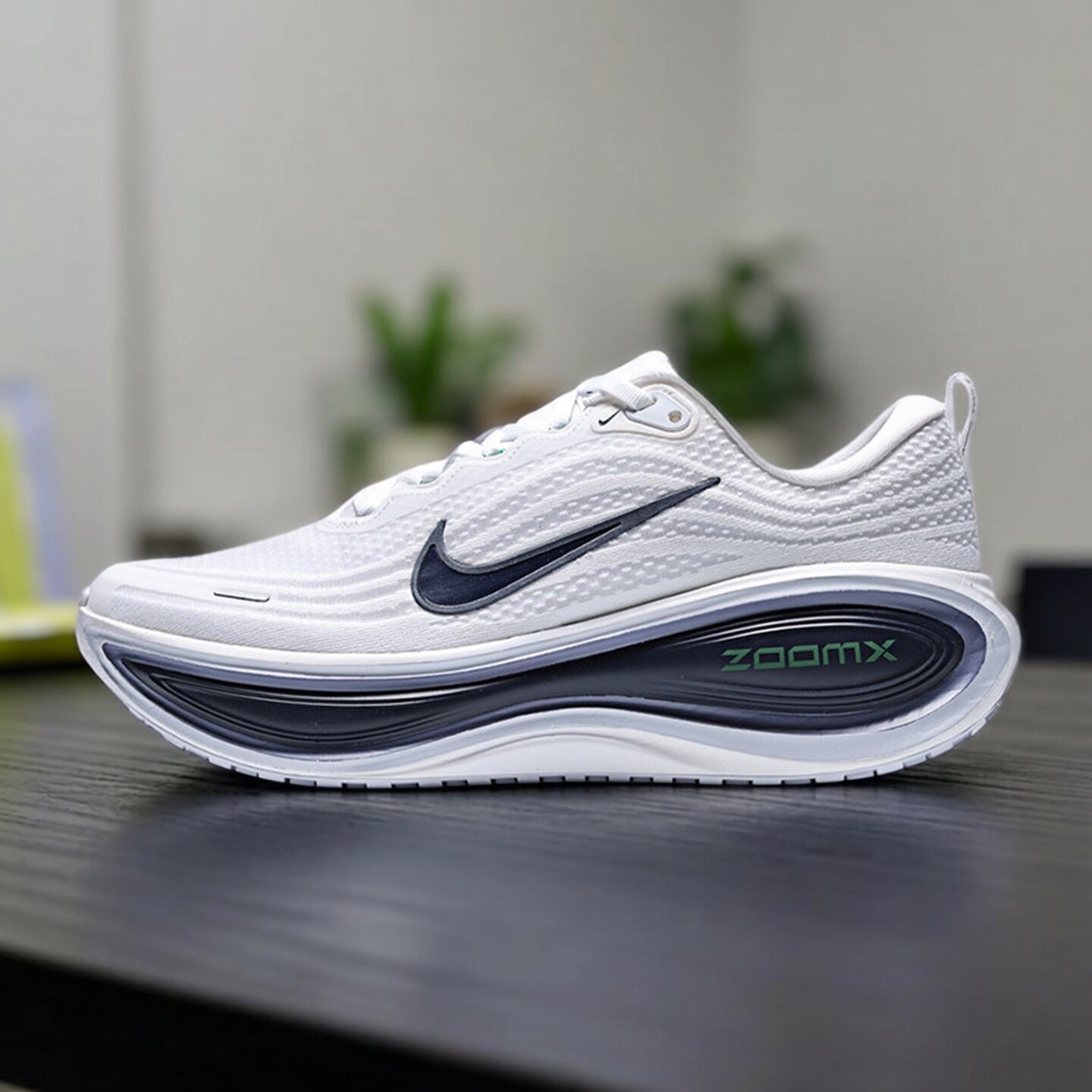 Nike耐克男鞋子2026秋季新款VOMERO PLUS 软弹跑步鞋HV8150-109
