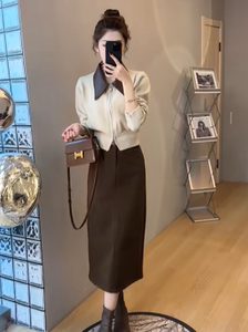 今年流行的时尚套装2023新款双拉链拼接翻领针织衫上衣半身裙套装