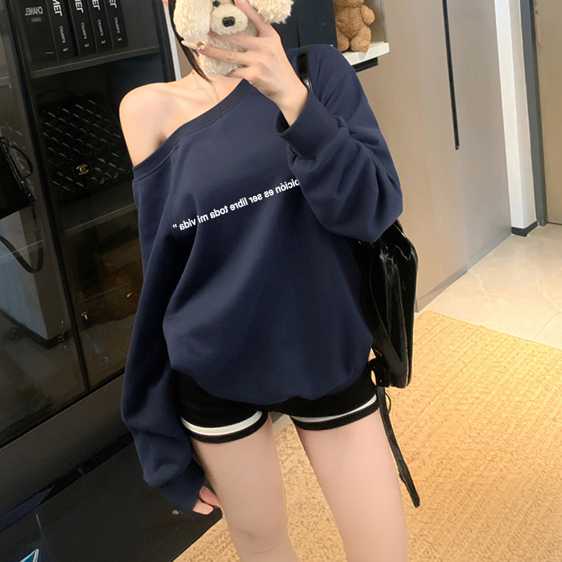 蓝色宽松斜肩卫衣大领口上衣