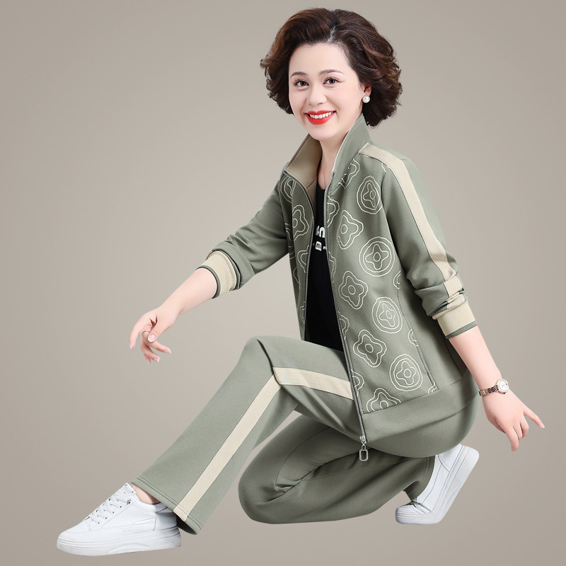 中年妈妈秋装新款运动套装洋气上衣服薄款中老年春秋外套女三件套