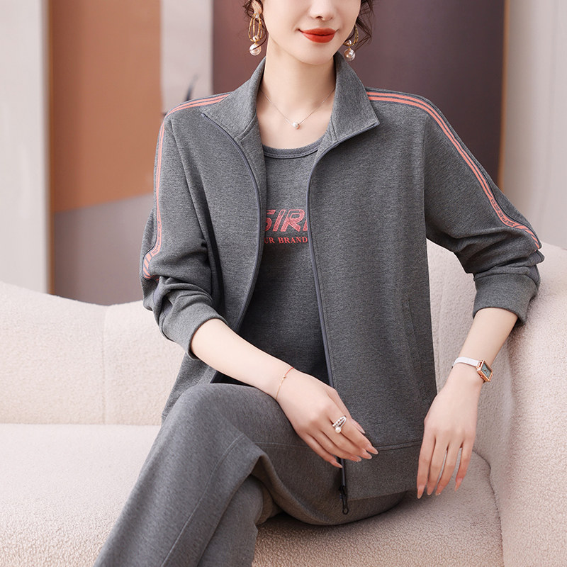 妈妈春装新款套装中老年人红色外套中年妇女春秋运动服大码三件套