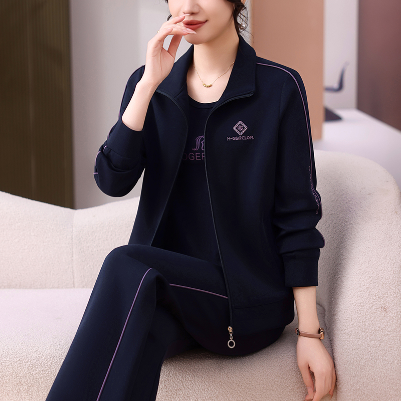 中年女士运动套装春秋中老年时尚休闲运动服三件套宽松妈妈装春装