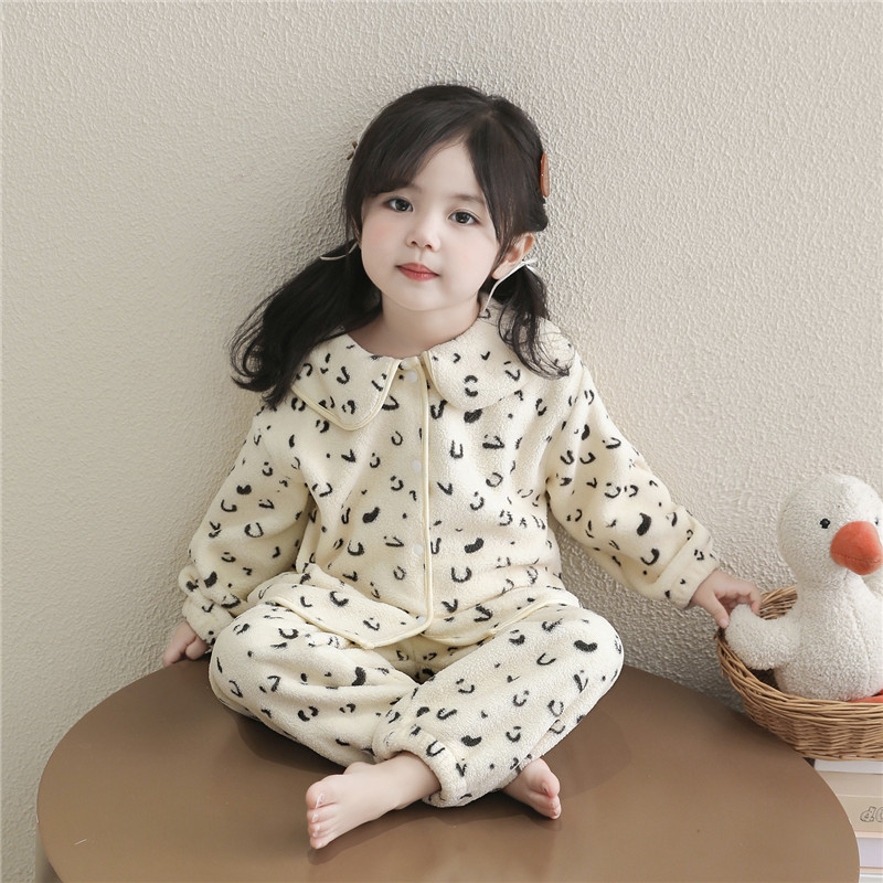 女童睡衣套装2025新款秋冬女宝宝法兰绒可爱翻领家居服珊瑚绒保暖