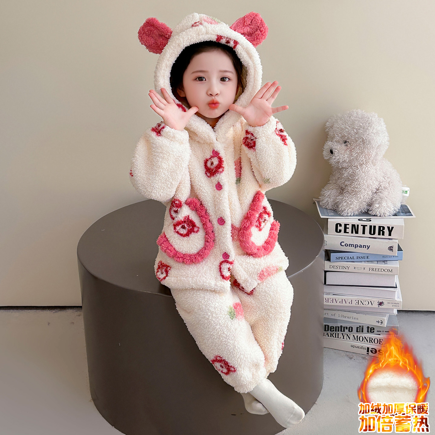 女童睡衣套装2025草莓熊珊瑚绒家居服女童冬季加厚保暖连帽两件套