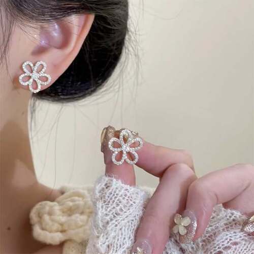 S925银针小清新花朵耳钉