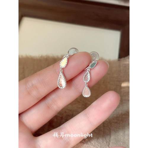 法式简约银色珠边水滴耳钉宫廷风