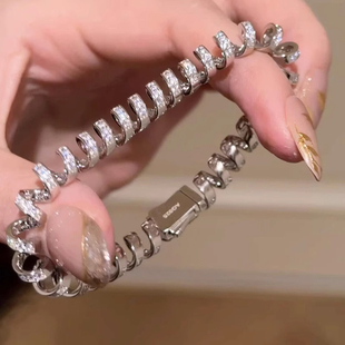 电话线手链中古轻奢小众精致独特高级感高颜值清冷感手饰时尚