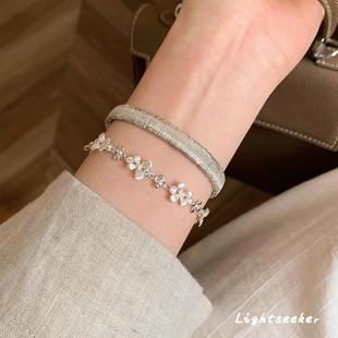 S925纯银中古银色拉丝花朵泡泡圆钻手链复古轻奢小众精致手镯手饰