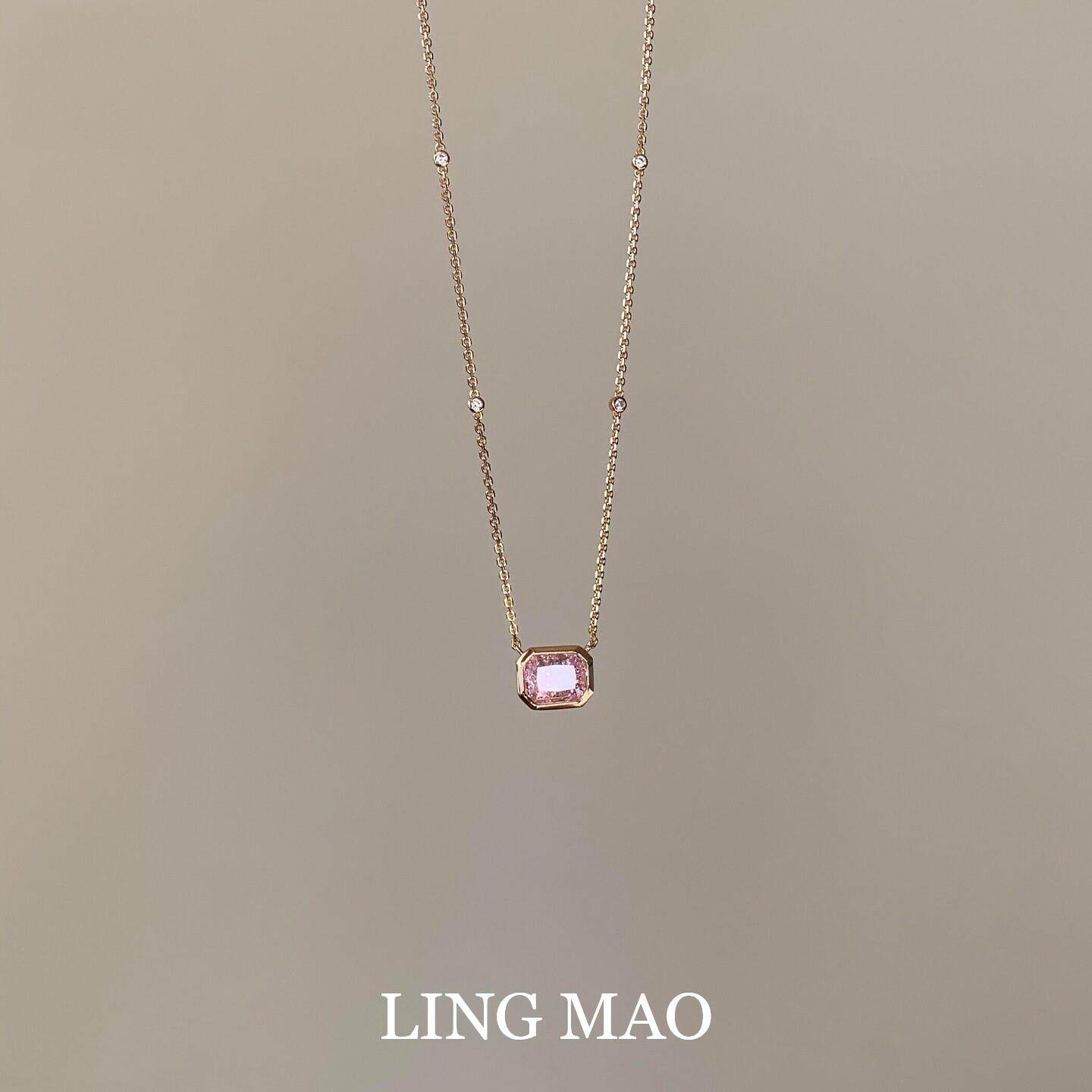 时尚爆闪粉色小方糖泡泡钻项链女款高级感小众2026新款爆款毛衣链
