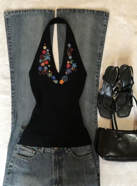 千禧年辣妹复古y2k黑色挂脖背心女2026春季新款修身刺绣上衣ins