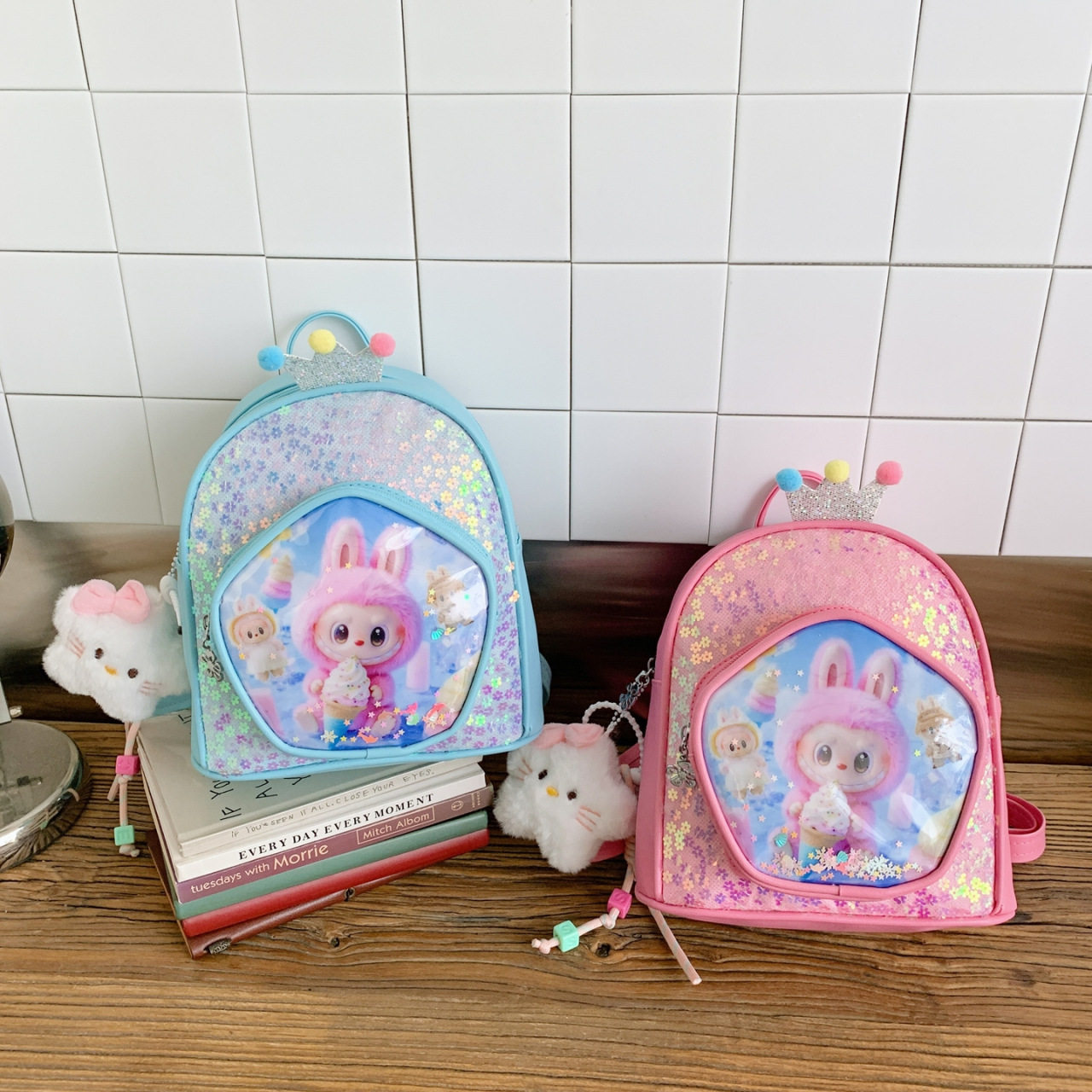 新款女孩可爱公主洋气双肩包儿童时尚小书包PU亮面卡通户外背包