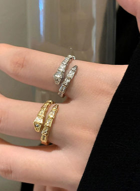 闪钻灵蛇形戒指女ins轻奢小众银色开口指环质感简约百搭潮酷