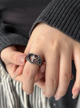 2026爱心十字架戒指女ins小众设计高级感轻奢冷淡风暗黑戒指新款