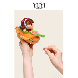 YUYI原创丑萌玩偶旋转飞机飞行员腊肠狗小狗玩具书包包挂件钥匙扣