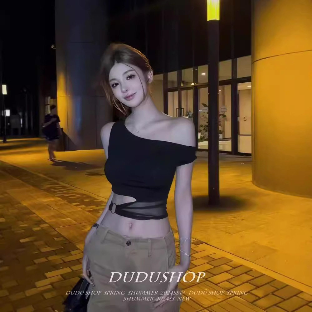 热辣美式黑色露肩不规则短袖T恤女夏季设计感修身高腰辣妹短上衣