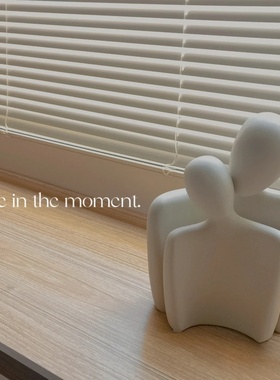 清仓！白色简约陶瓷摆件人物人像花瓶现代创意客厅玄关装饰摆件