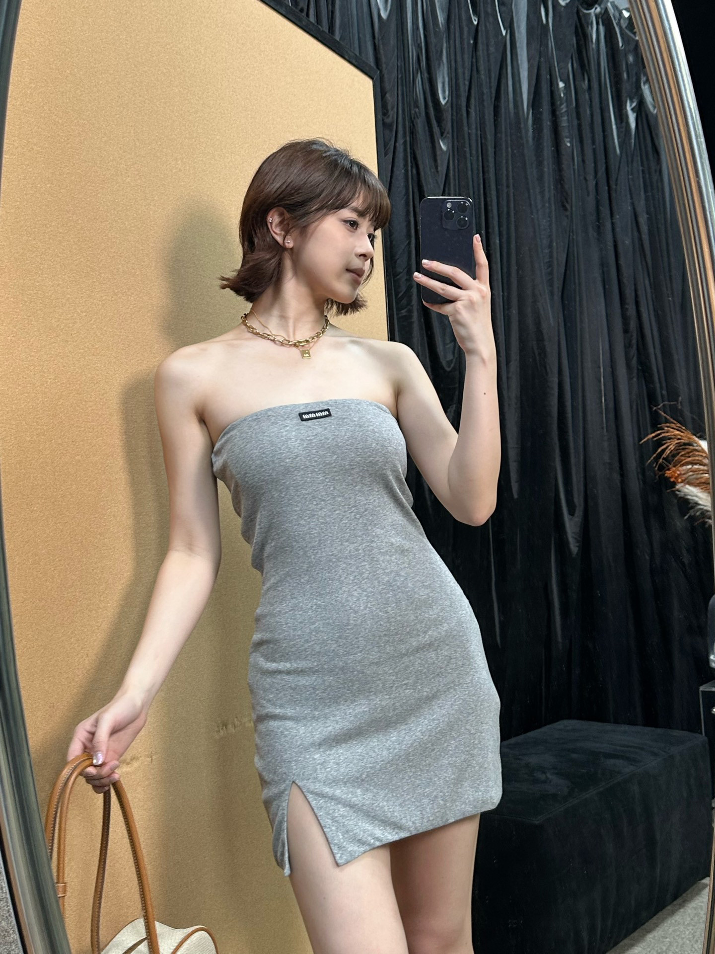 2026夏季新款女式平纹针织灰色抹胸开衩微标优雅短款裹身连衣裙