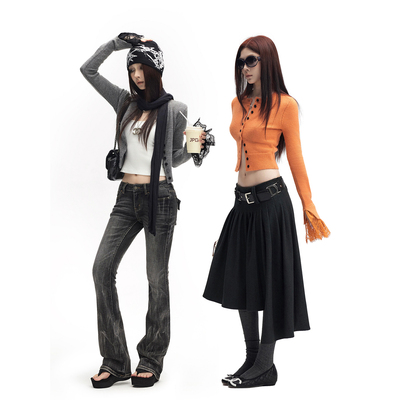 甜酷拼接蕾丝袖口针织开衫