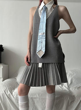 Common in 0120灰色百搭王 v领吊带背心宽松高级感针织无袖上衣女