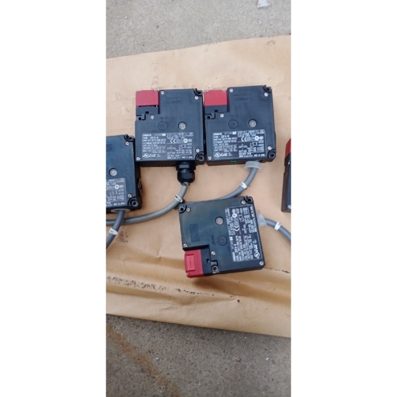 拆下来Omn进口电磁门安全开关,D4NL一2DFA一